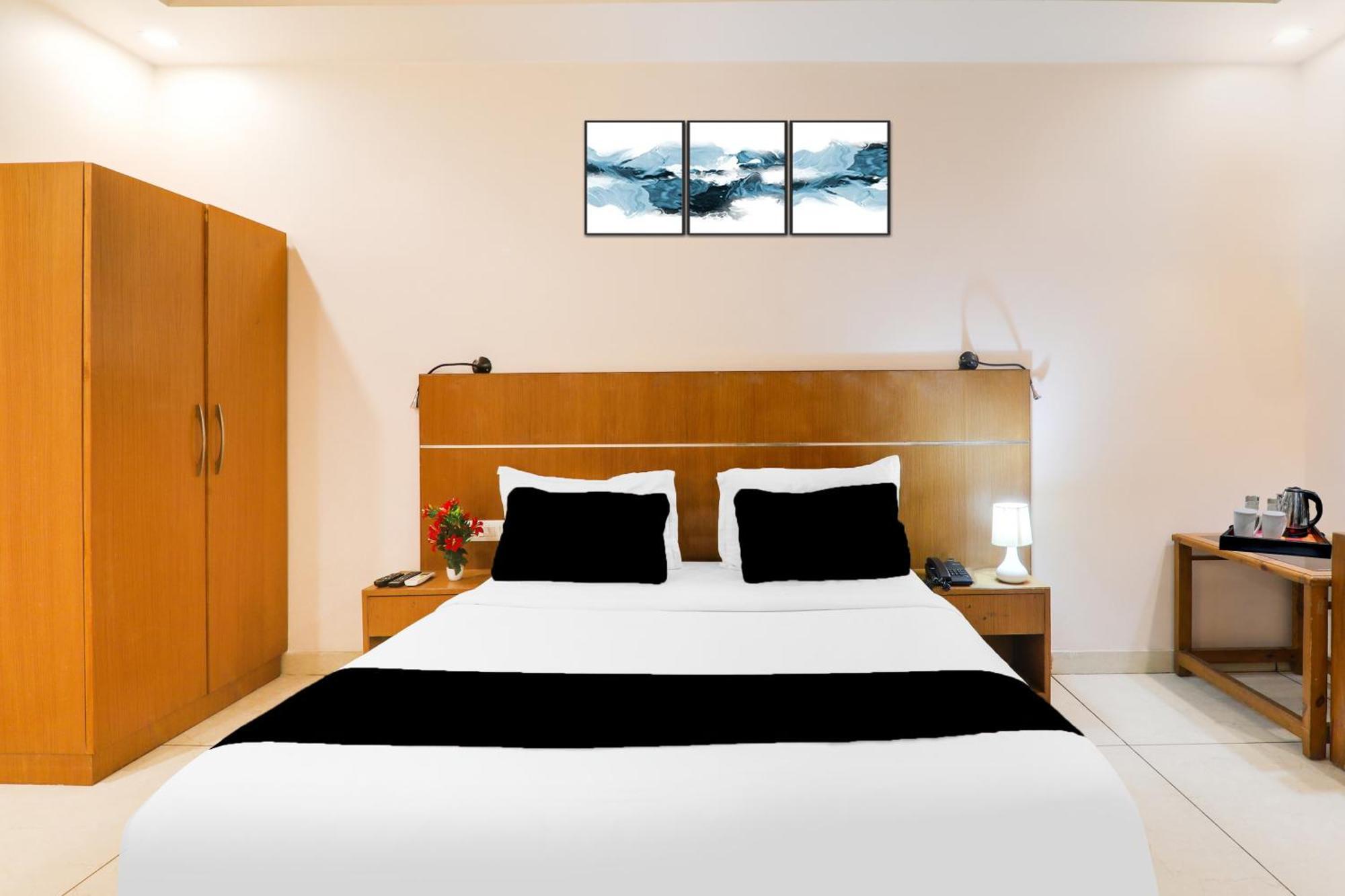 Super Townhouse Viraj Khand Formerly Veridian Inn Chinhat المظهر الخارجي الصورة