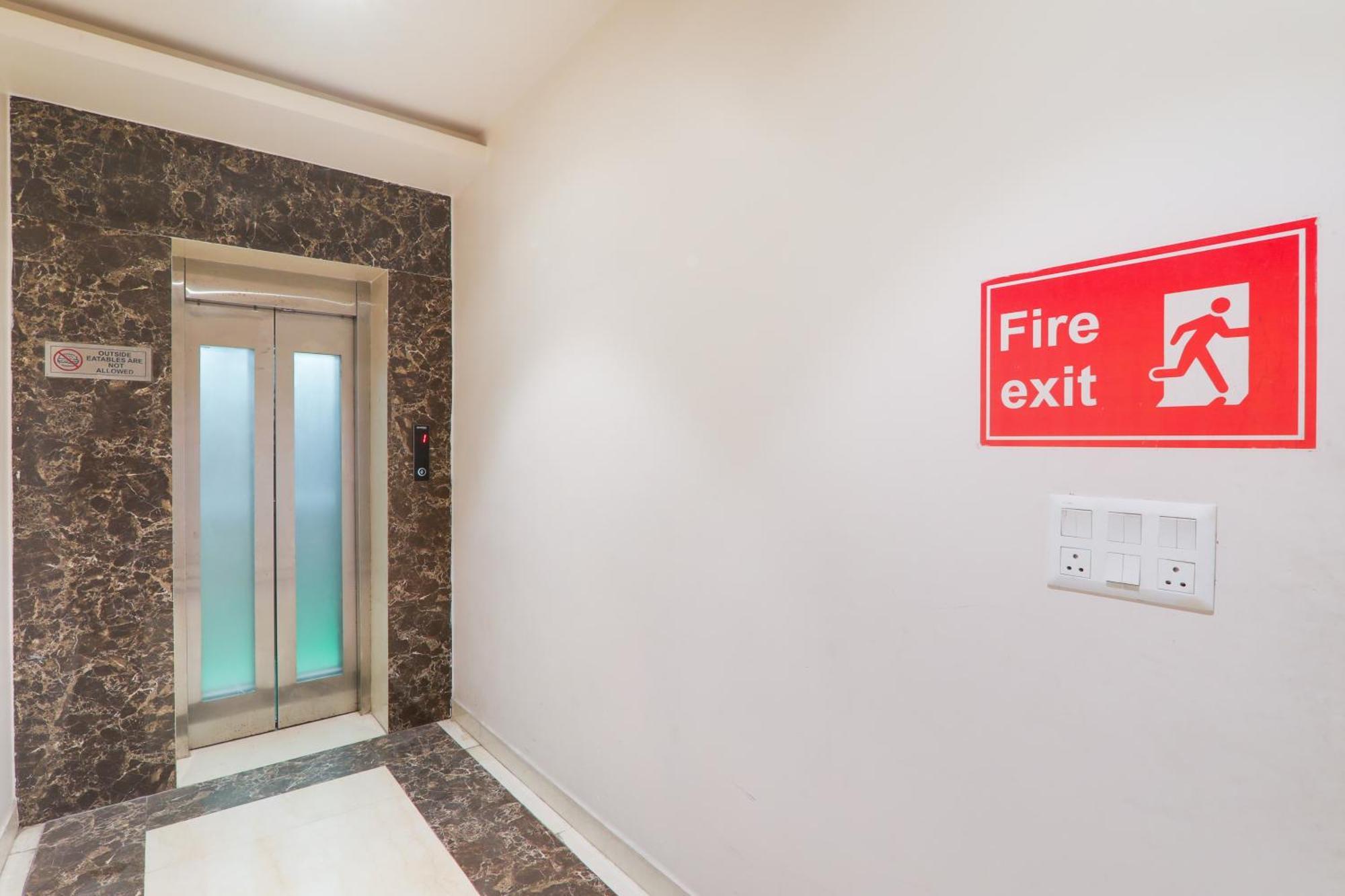 Super Townhouse Viraj Khand Formerly Veridian Inn Chinhat المظهر الخارجي الصورة