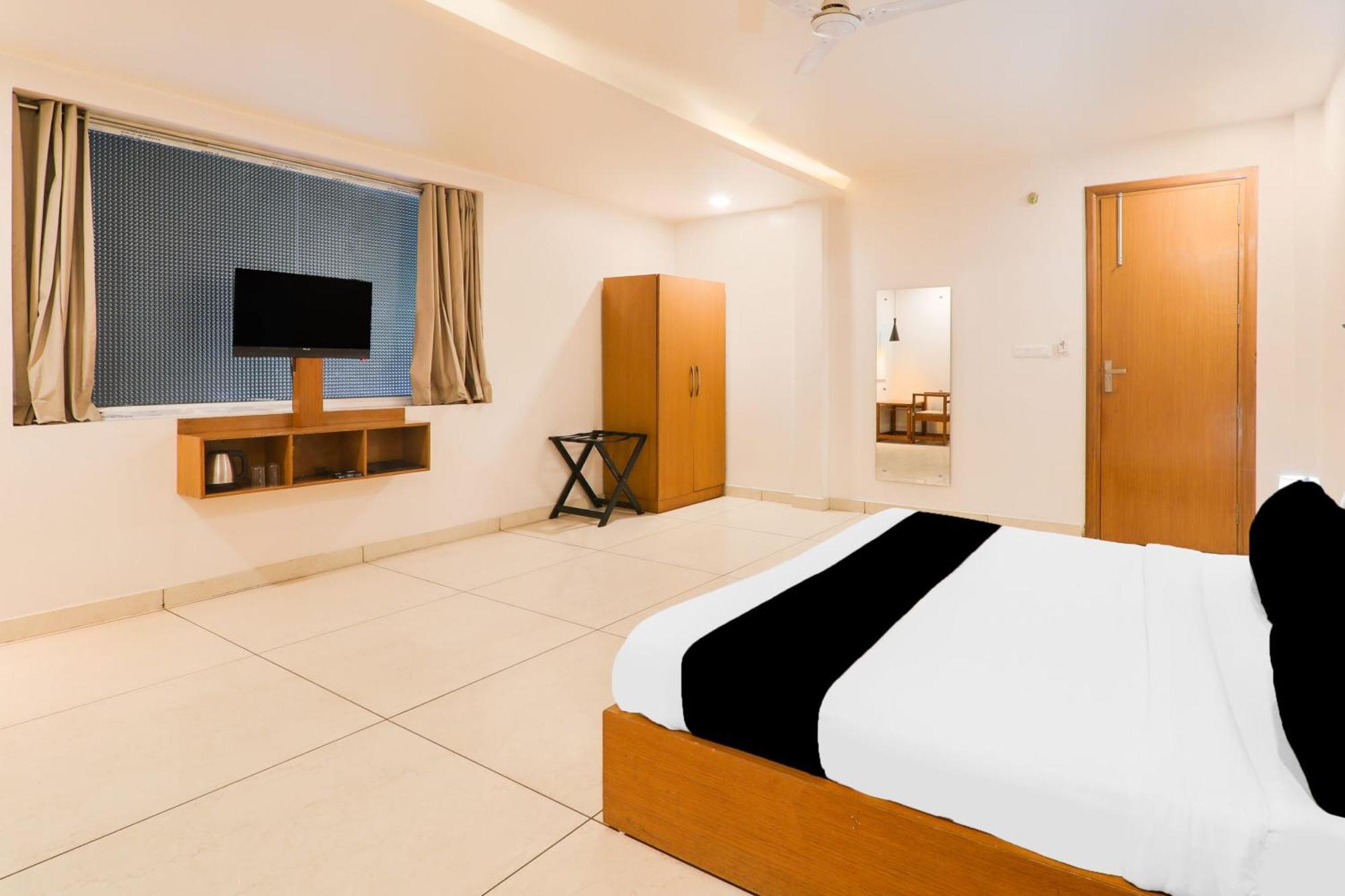 Super Townhouse Viraj Khand Formerly Veridian Inn Chinhat المظهر الخارجي الصورة