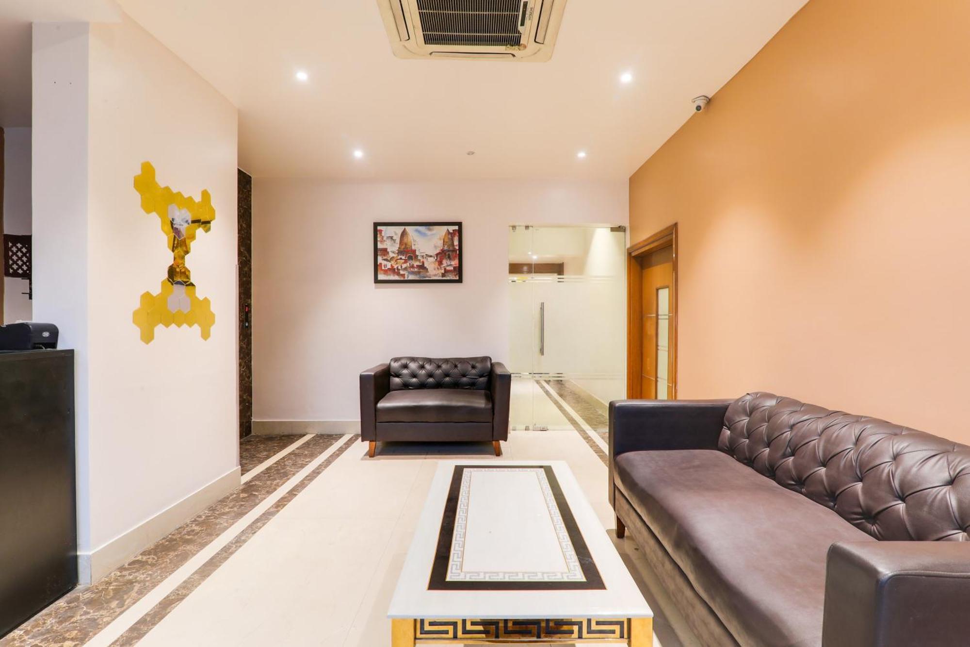 Super Townhouse Viraj Khand Formerly Veridian Inn Chinhat المظهر الخارجي الصورة